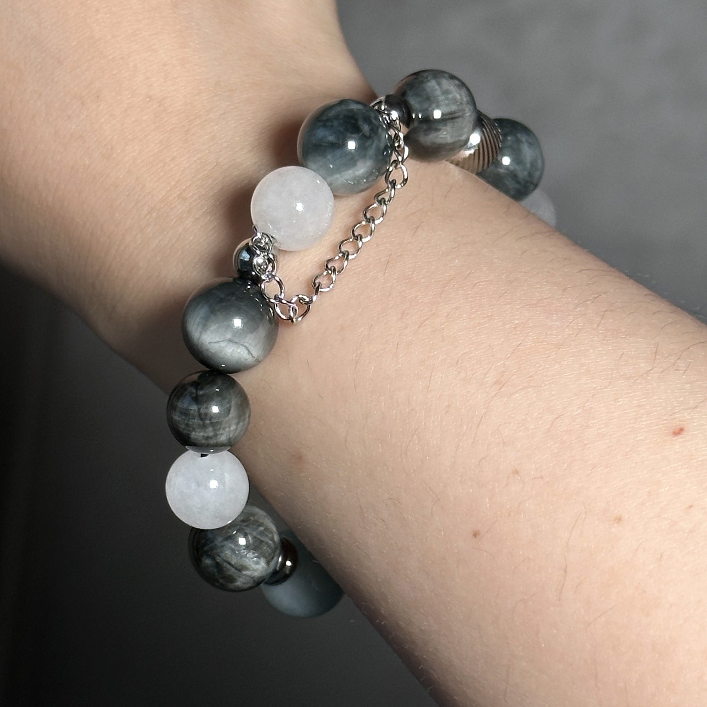【Handmade】Hawk's Eye, White Agate, and White Jade Bracelet