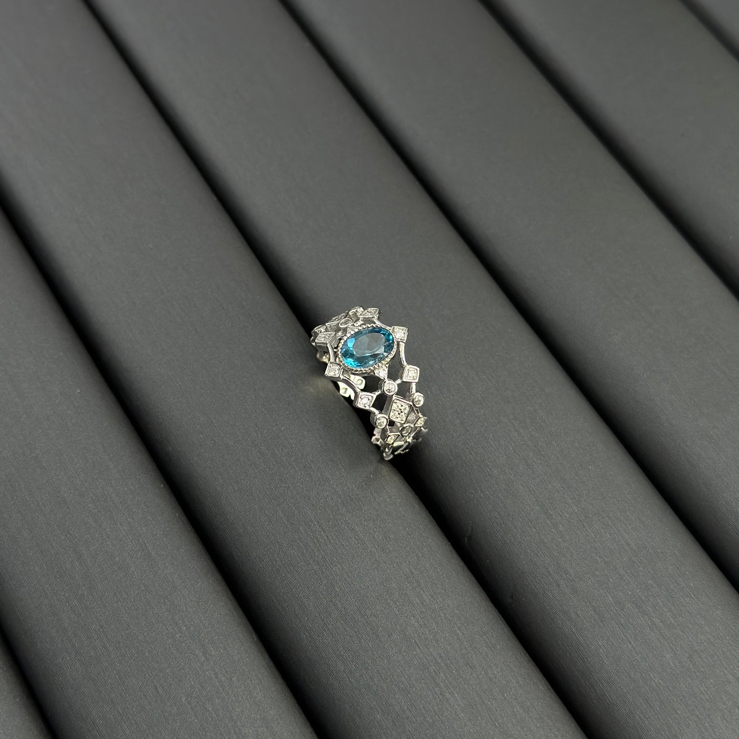 Vintage Charm Blue Topaz S925 Ring