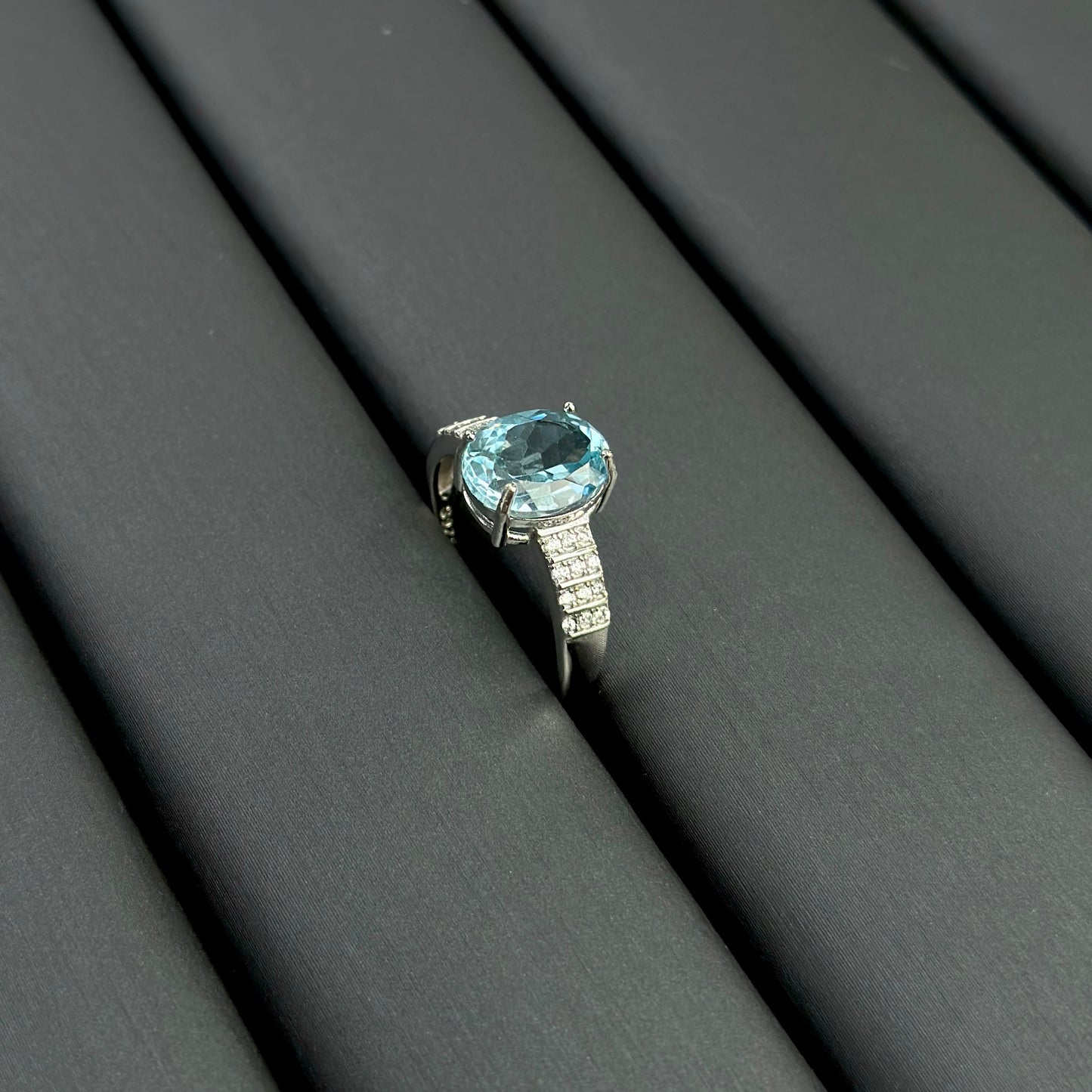 Eternal Knot Blue Topaz S925 Ring