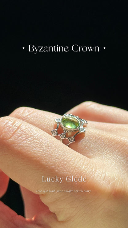 Vintage Charm Peridot S925 Ring