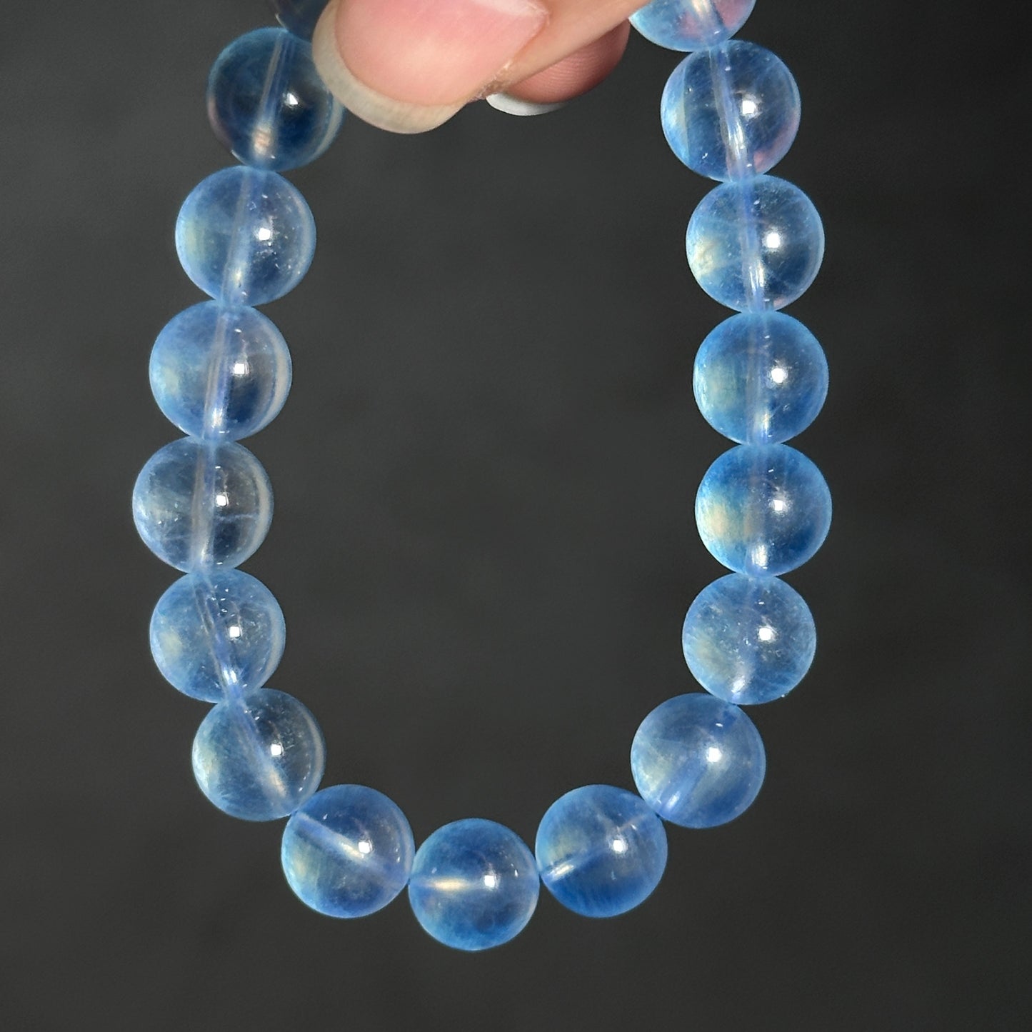 Aquamarine Bracelet: the gift of the ocean, the tranquility of the soul