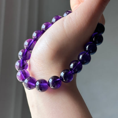 Amethyst bracelet: a symbol of wisdom and tranquility