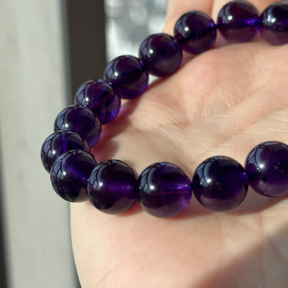 Amethyst bracelet: a symbol of wisdom and tranquility